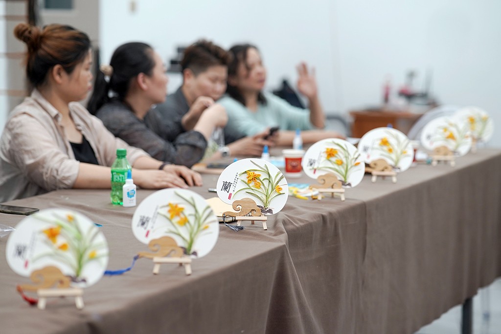 博思花藝婚慶教育，婚慶培訓，花藝培訓，插花培訓，花藝師培訓，主持人培訓，商務主持人培訓，花店運營培訓，花店全系統(tǒng)營銷，小白開花店，小白學主持，金璽棠婚慶酒店，金璽棠總部，鄭州金麻雀教育科技有限公司