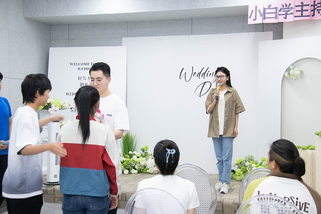 博思花藝婚慶教育，婚慶培訓(xùn)，花藝培訓(xùn)，插花培訓(xùn)，花藝師培訓(xùn)，主持人培訓(xùn)，商務(wù)主持人培訓(xùn)，花店運營培訓(xùn)，花店全系統(tǒng)營銷，小白開花店，小白學(xué)主持，金璽棠婚慶酒店，金璽棠總部，鄭州金麻雀教育科技有限公司