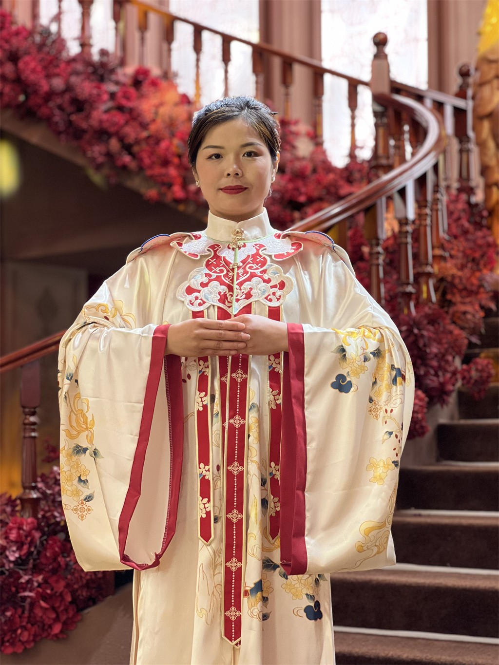 博思花藝婚慶教育，婚慶培訓(xùn)，花藝培訓(xùn)，插花培訓(xùn)，花藝師培訓(xùn)，主持人培訓(xùn)，商務(wù)主持人培訓(xùn)，花店運營培訓(xùn)，花店全系統(tǒng)營銷，小白開花店，小白學(xué)主持，金璽棠婚慶酒店，金璽棠總部，鄭州金麻雀教育科技有限公司