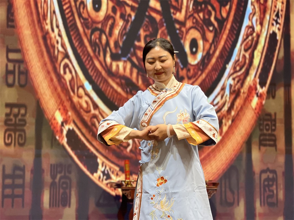 博思花藝婚慶教育，婚慶培訓(xùn)，花藝培訓(xùn)，插花培訓(xùn)，花藝師培訓(xùn)，主持人培訓(xùn)，商務(wù)主持人培訓(xùn)，花店運營培訓(xùn)，花店全系統(tǒng)營銷，小白開花店，小白學(xué)主持，金璽棠婚慶酒店，金璽棠總部，鄭州金麻雀教育科技有限公司