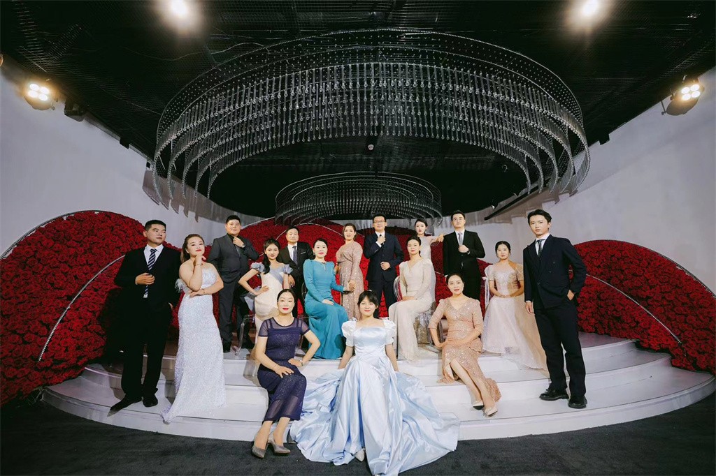 博思花藝婚慶教育，婚慶培訓(xùn)，花藝培訓(xùn)，插花培訓(xùn)，花藝師培訓(xùn)，主持人培訓(xùn)，商務(wù)主持人培訓(xùn)，花店運(yùn)營培訓(xùn)，花店全系統(tǒng)營銷，小白開花店，小白學(xué)主持，金璽棠婚慶酒店，金璽棠總部，鄭州金麻雀教育科技有限公司