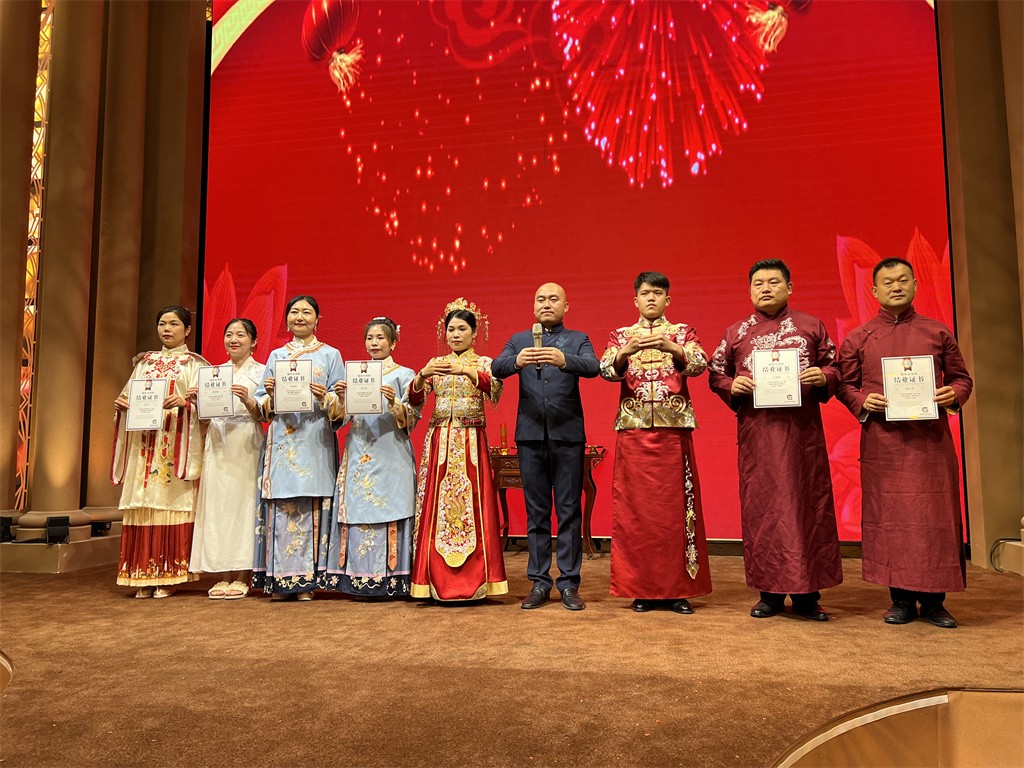 博思花藝婚慶教育，婚慶培訓(xùn)，花藝培訓(xùn)，插花培訓(xùn)，花藝師培訓(xùn)，主持人培訓(xùn)，商務(wù)主持人培訓(xùn)，花店運營培訓(xùn)，花店全系統(tǒng)營銷，小白開花店，小白學(xué)主持，金璽棠婚慶酒店，金璽棠總部，鄭州金麻雀教育科技有限公司