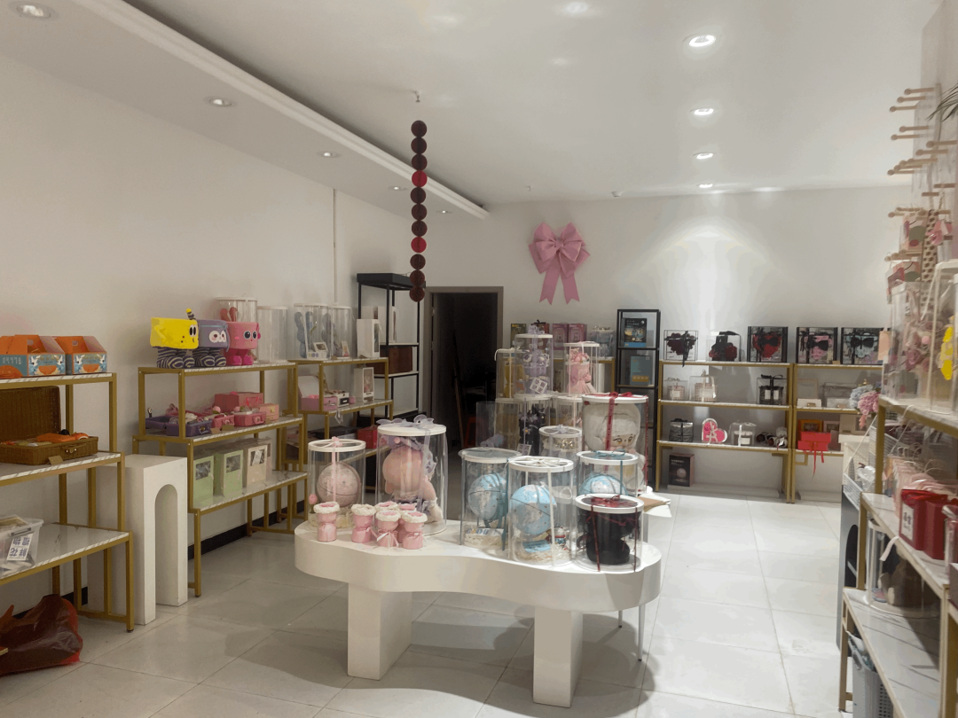 博思花藝婚慶教育，婚慶培訓(xùn)，花藝培訓(xùn)，插花培訓(xùn)，花藝師培訓(xùn)，主持人培訓(xùn)，商務(wù)主持人培訓(xùn)，花店運營培訓(xùn)，花店全系統(tǒng)營銷，小白開花店，小白學(xué)主持，金璽棠婚慶酒店，金璽棠總部，鄭州金麻雀教育科技有限公司