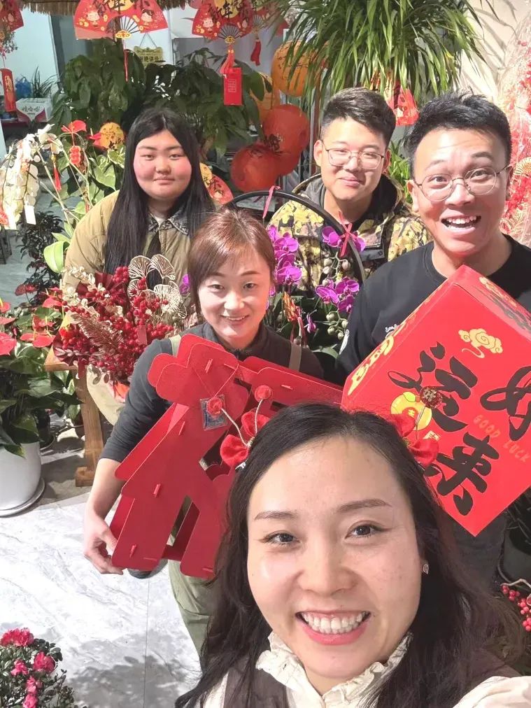 博思花藝婚慶教育，婚慶培訓，花藝培訓，插花培訓，花藝師培訓，主持人培訓，商務主持人培訓，花店運營培訓，花店全系統(tǒng)營銷，小白開花店，小白學主持，金璽棠婚慶酒店，金璽棠總部，鄭州金麻雀教育科技有限公司